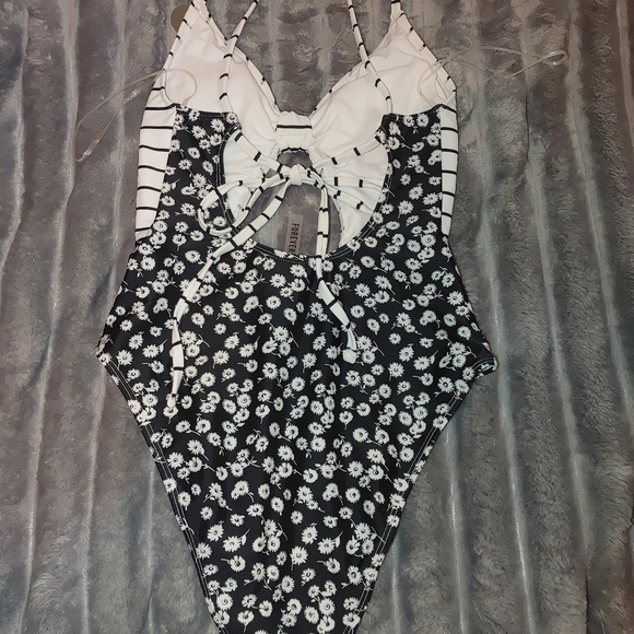 Forever 21 Striped and Floral One-Piece Swimsuit, Size Small NWT - Picture 5 of 5